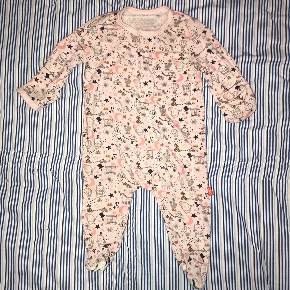 Pink Cirque Bebe Magnetic footie